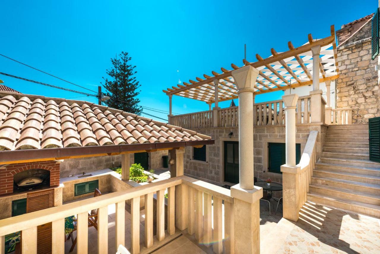 קאבטאט Apartments Villa Kulish מראה חיצוני תמונה